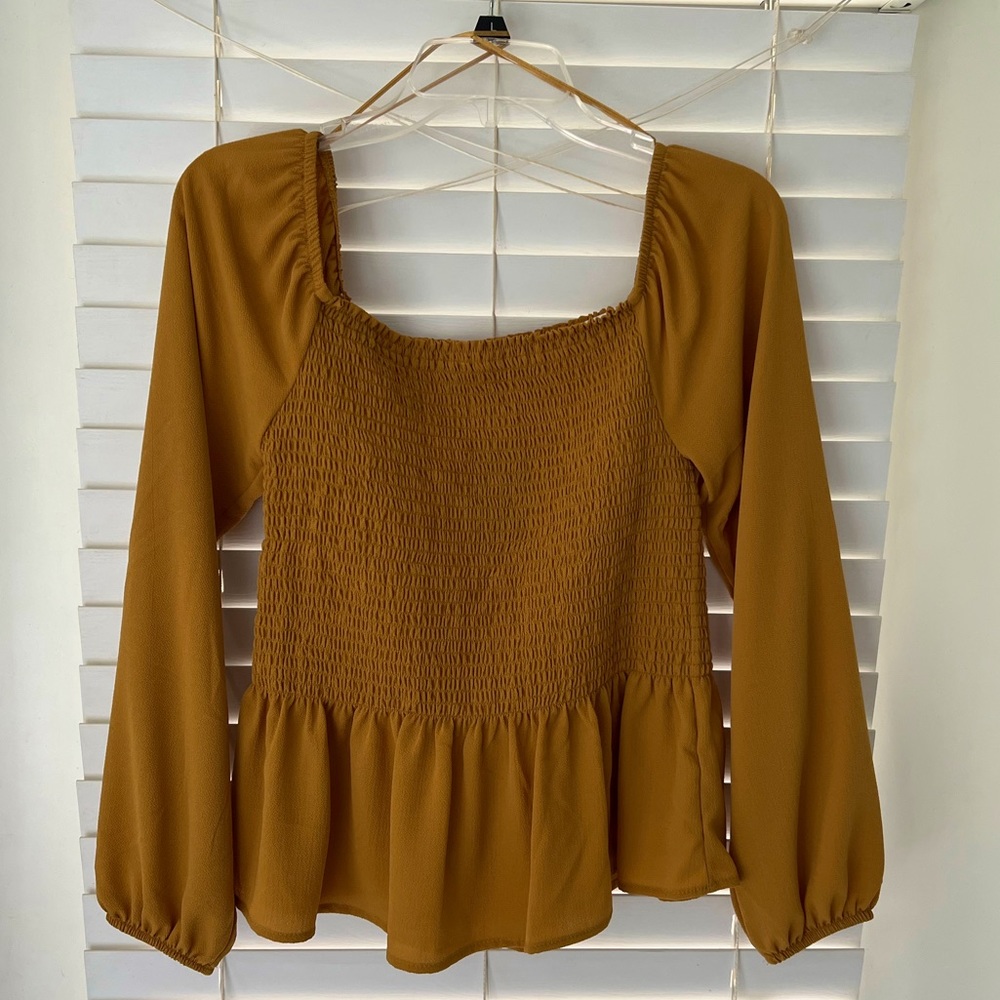 Forever 21 Golden Mustard Off or On the Shoulder Long Sleeve Fitted Top Size M